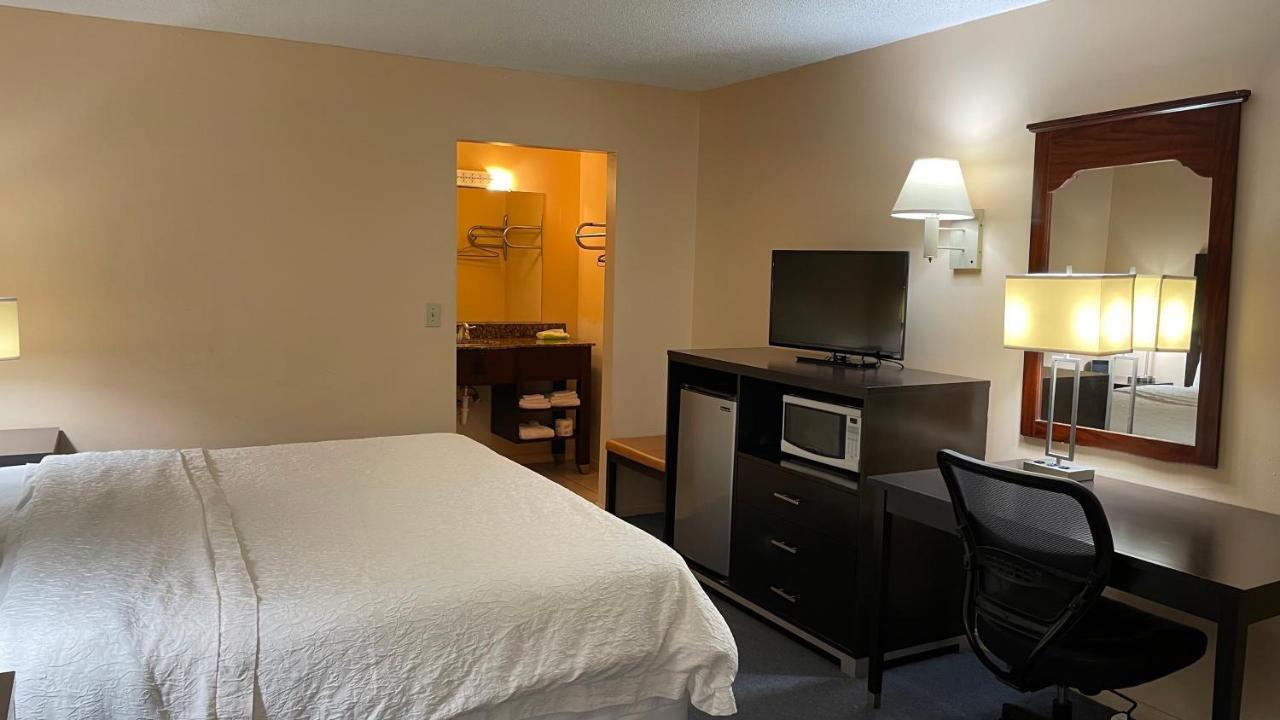 Slumber Inn Harrisonville Екстериор снимка