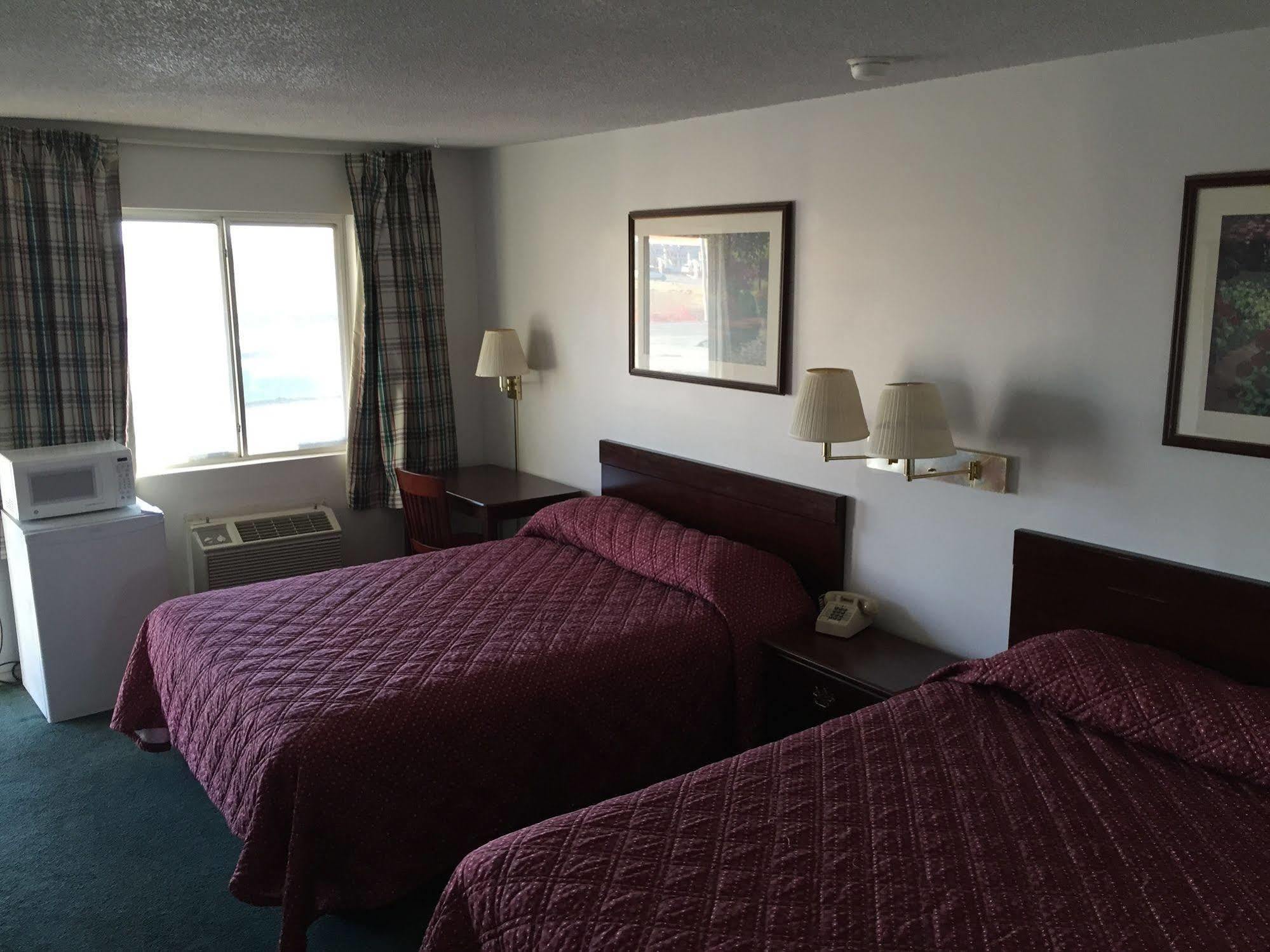 Slumber Inn Harrisonville Екстериор снимка