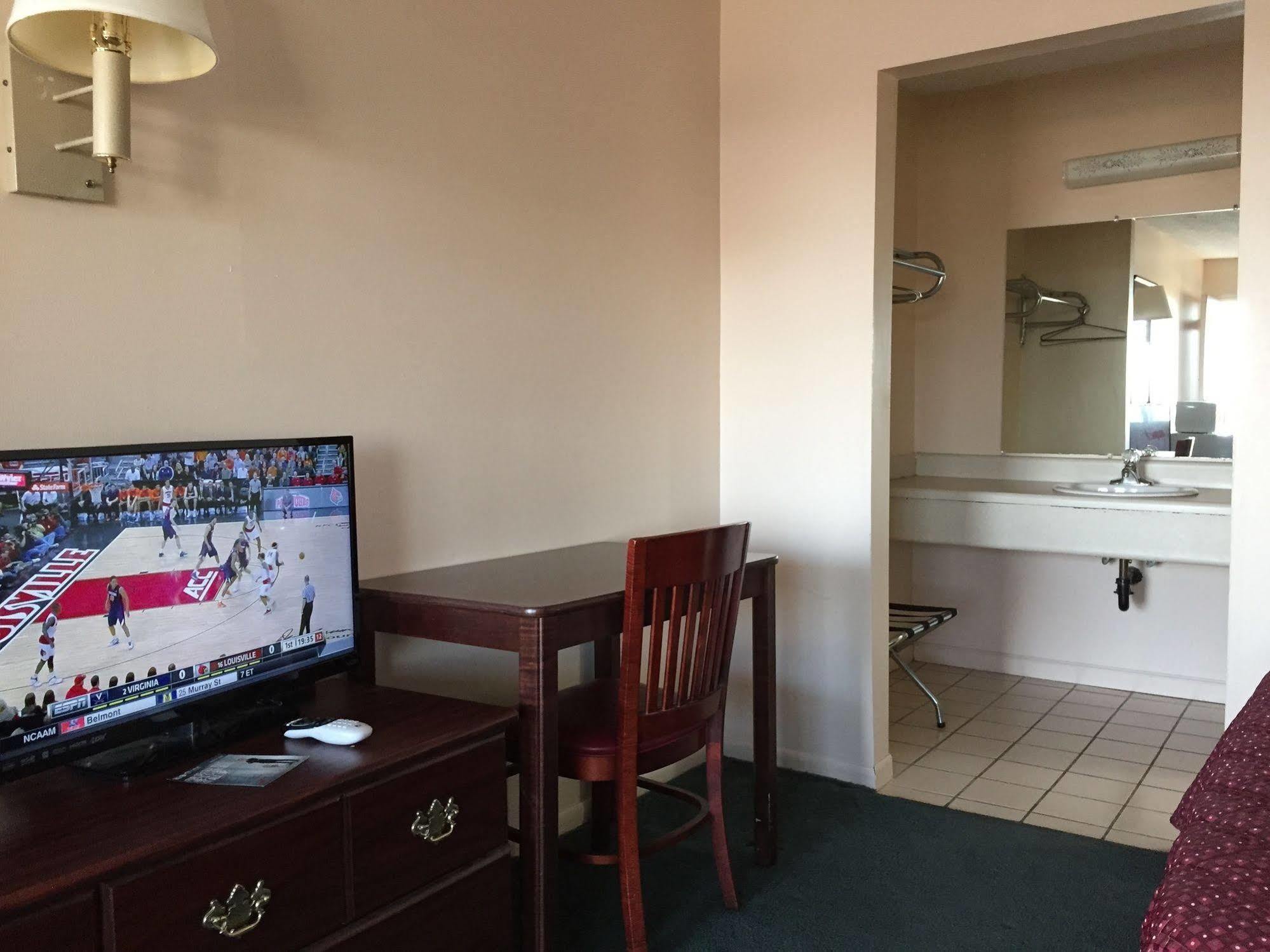 Slumber Inn Harrisonville Екстериор снимка